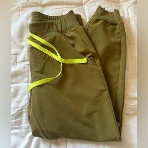 Limited Edition Figs Martini Olive Zamora Joggers Small Petite Regular Length